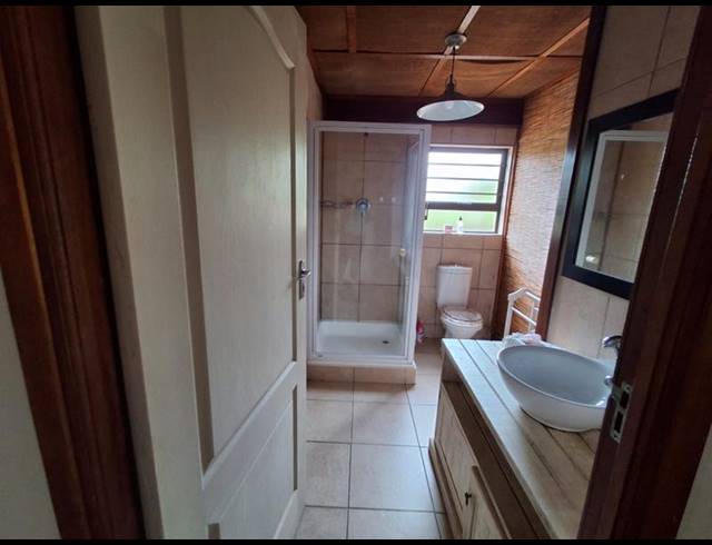 2 BEDROOM PROPERTY TO RENT IN C PLACE